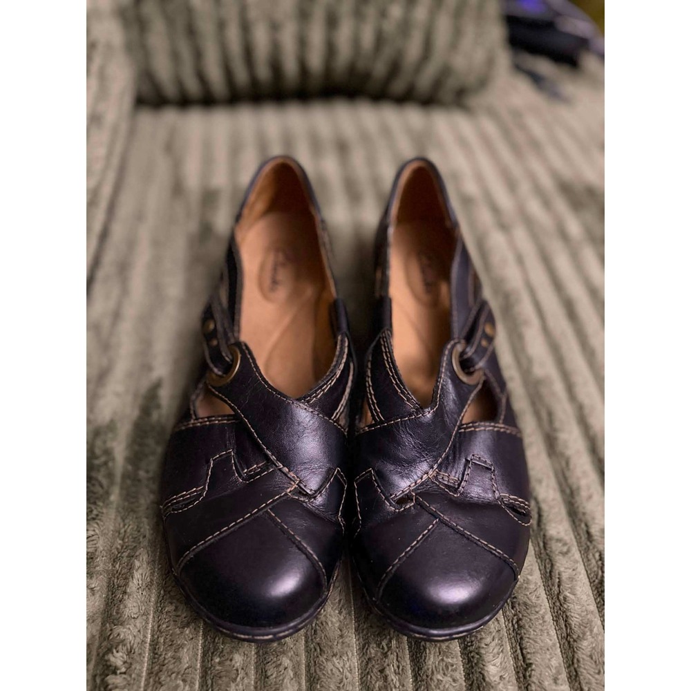 Clarks Womens 8.5 Black Leather Flats Mary Jane Cross Strap Contrast Stitch Shoe